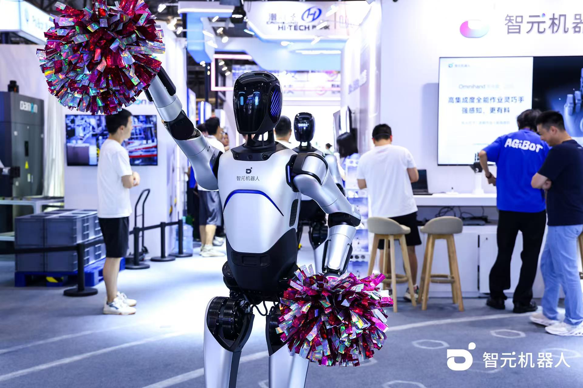 1xbet机器人 WAIC 首日展台火爆，机器...